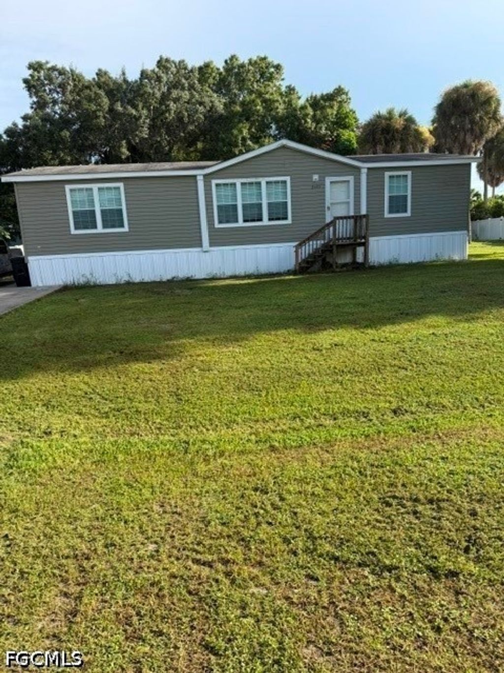 2495 Zoysia Ln, North Fort Myers