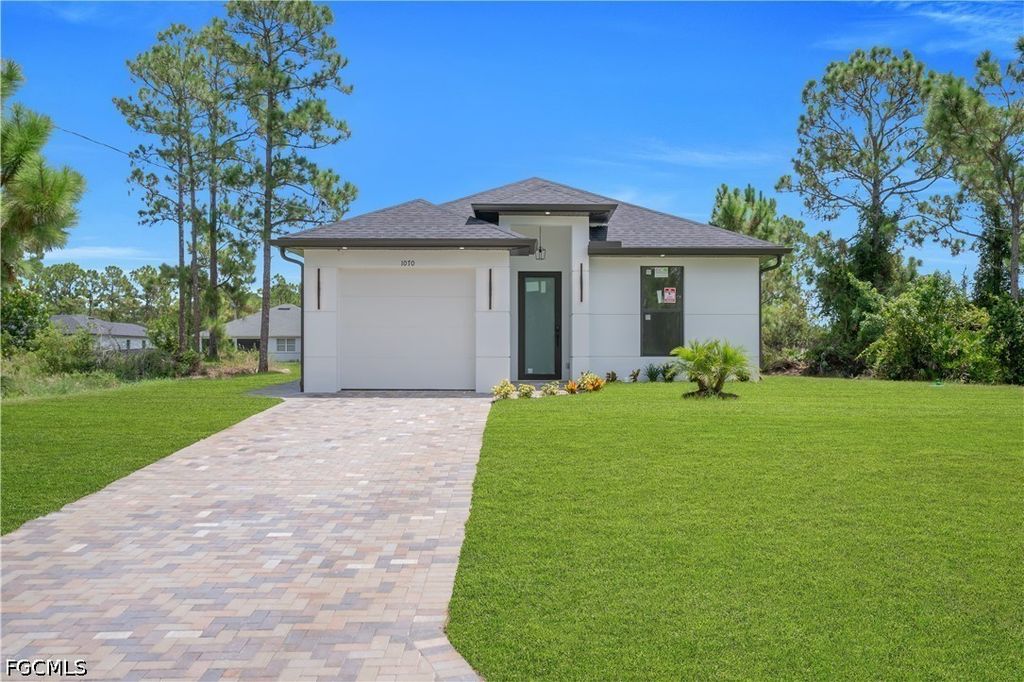 1070 Fayette Ave, Lehigh Acres