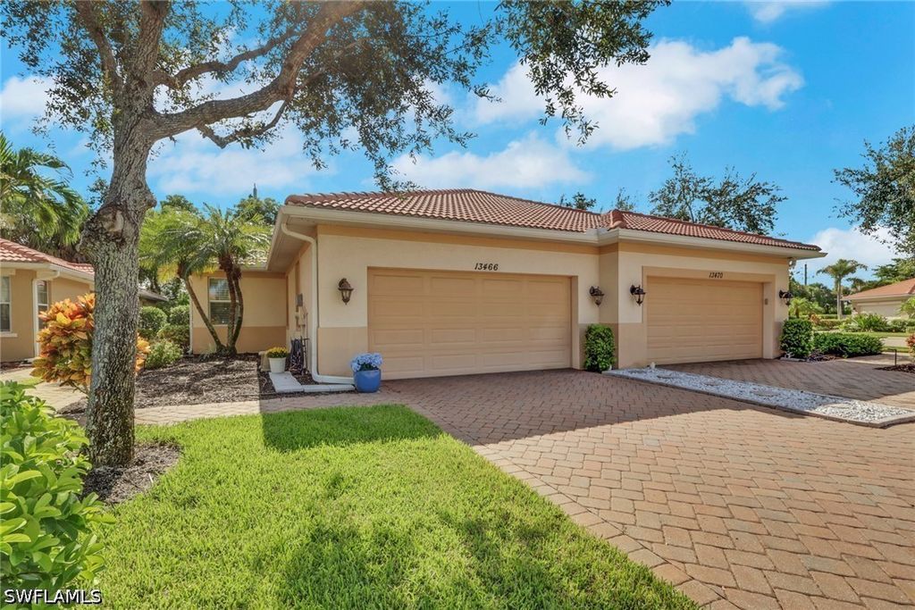 13466 Kent St, Naples