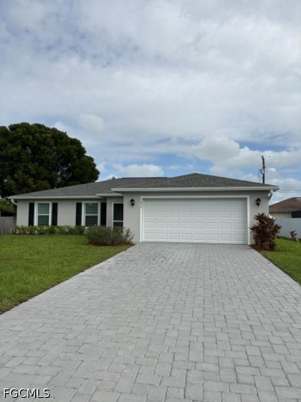 1425 Sw 13th Ter, Cape Coral