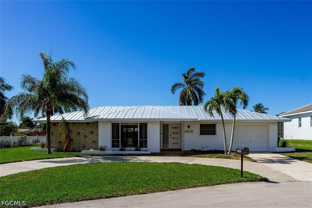 1408 Wellington Ct, CAPE CORAL