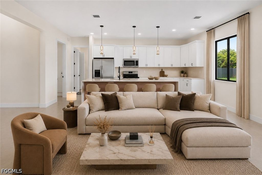 29 Trafalgar Pkwy, Cape Coral