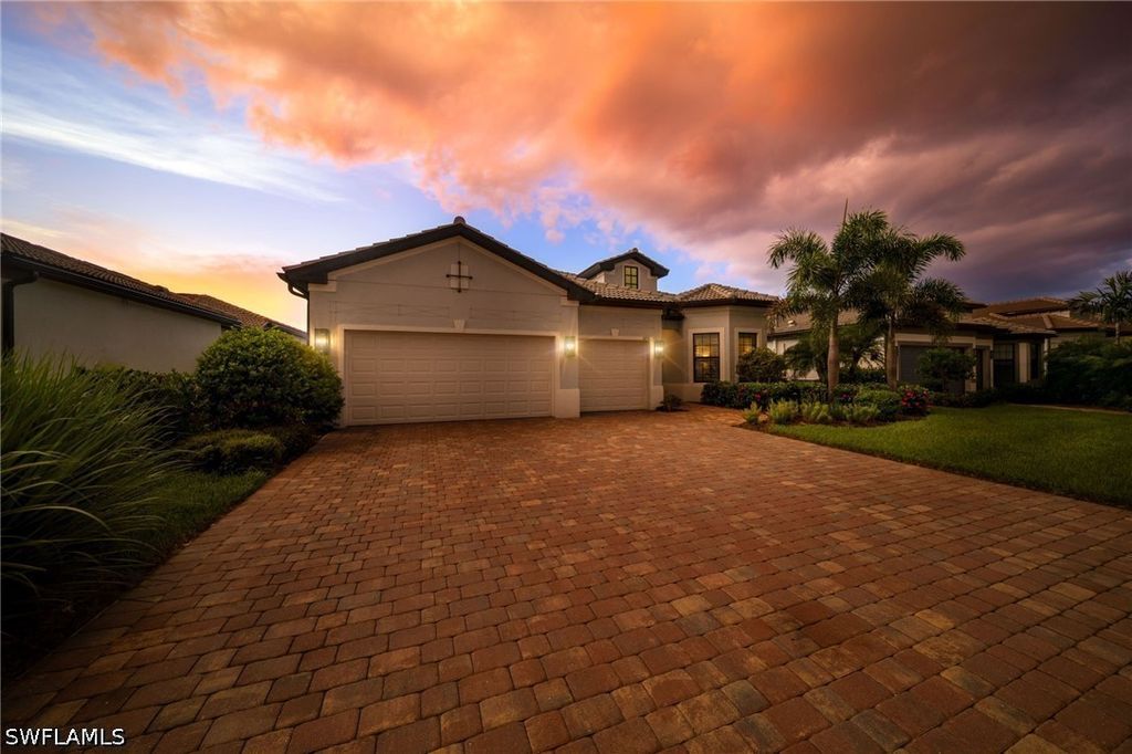 6851 Winding Cypress Dr, Naples