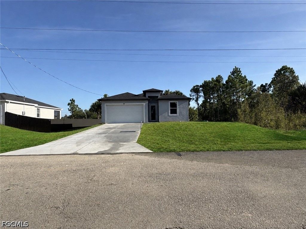2508 21st St W, Lehigh Acres