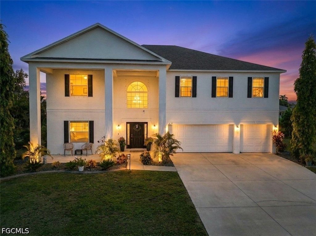 812 Sw 11th Ct, Cape Coral