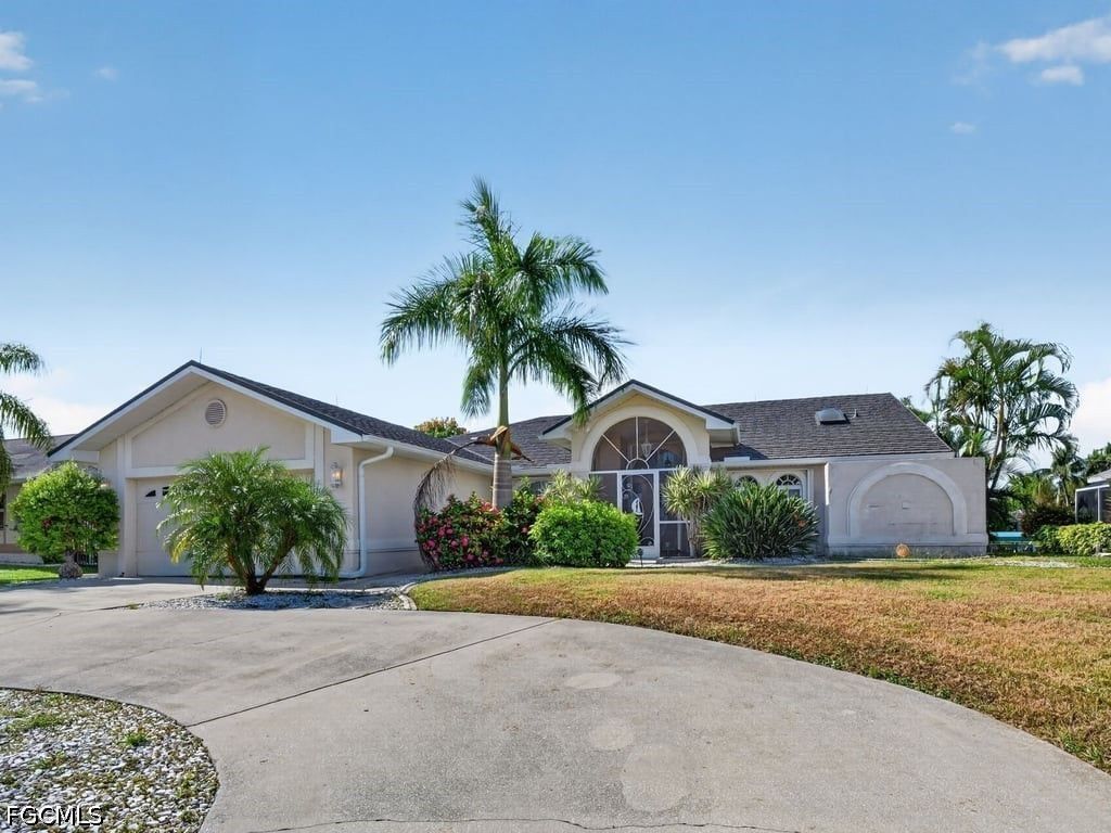 1302 Se 12th Ter, CAPE CORAL