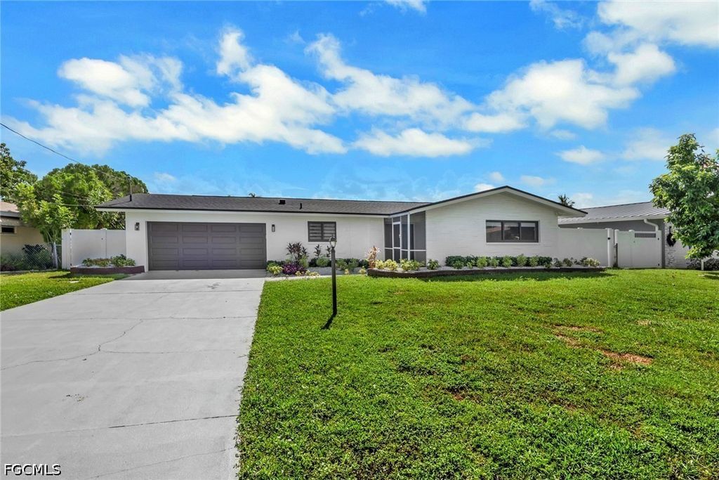 5313 Bayview Ct, Cape Coral