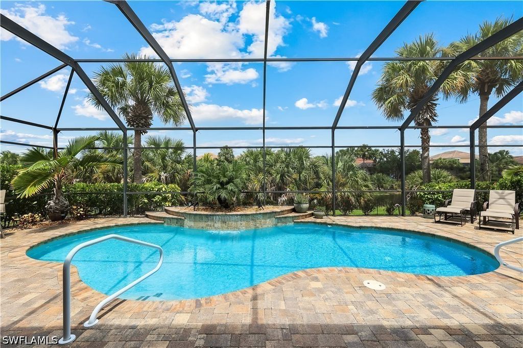 8223 Potomac Ln, Naples