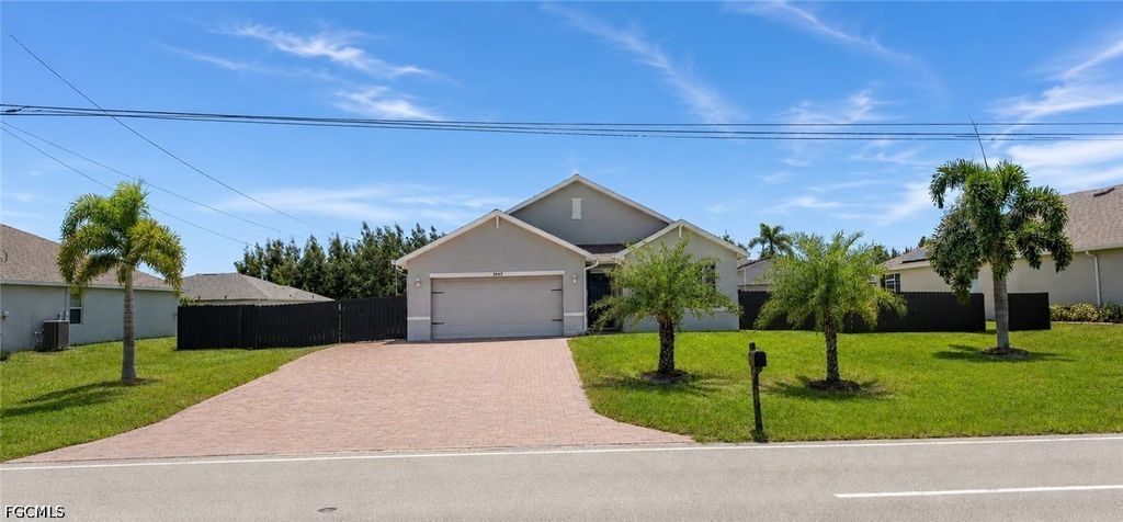 1702 Embers Pkwy W, Cape Coral