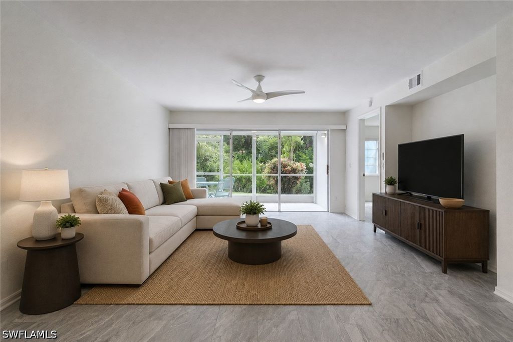 228 Belina Dr 5-605, Naples