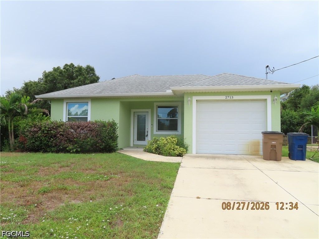 2713 7th St W, LEHIGH ACRES