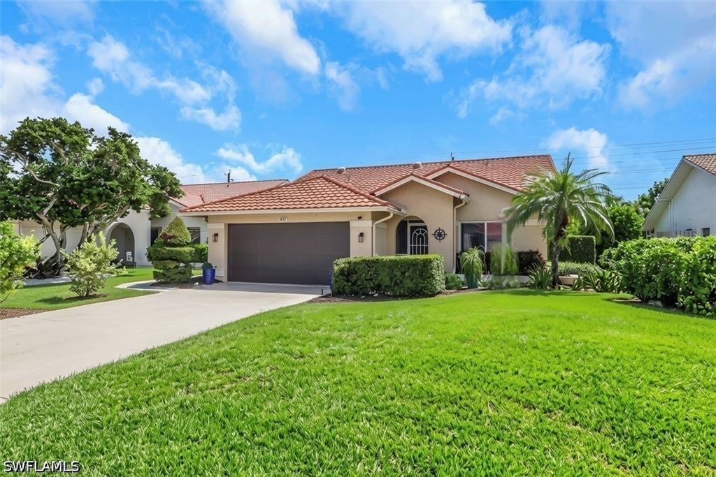 437 Fox Den Cir, Naples