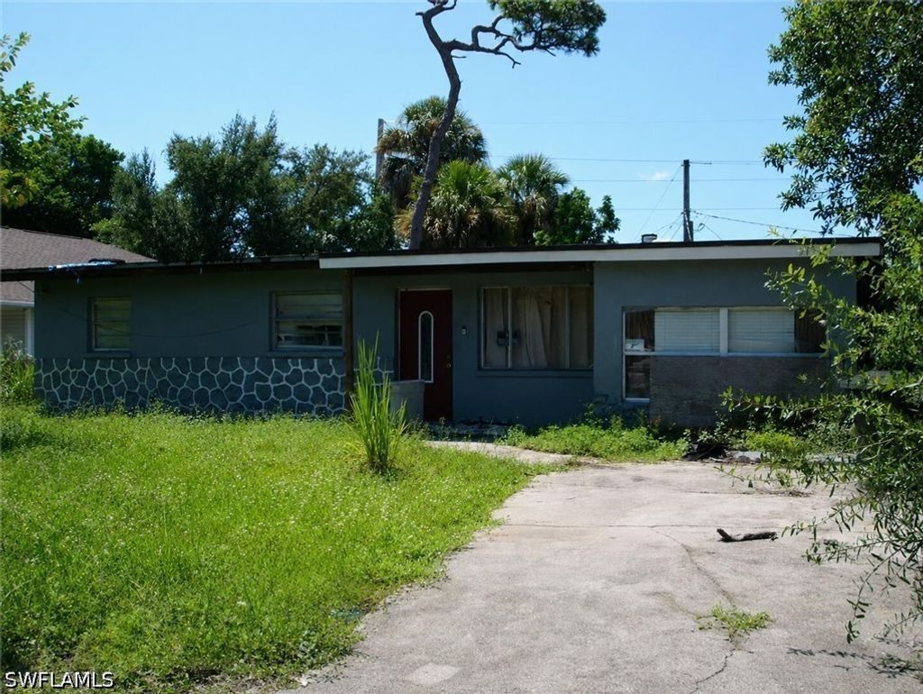 3170 2nd St, Fort Myers