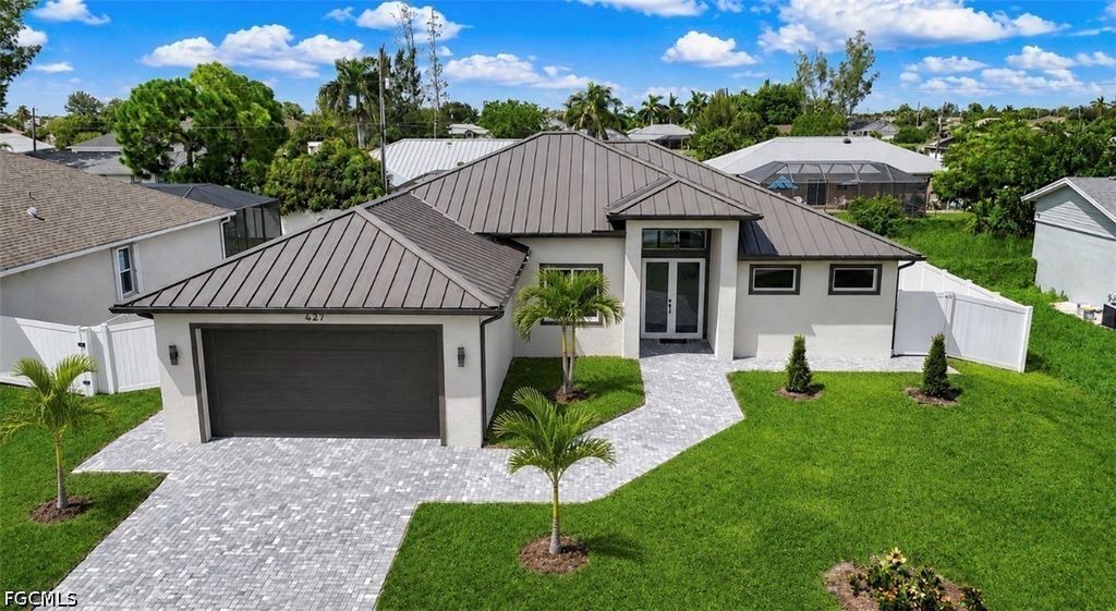 427 Sw 21st Ter, Cape Coral