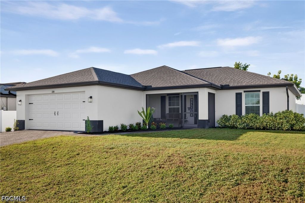 228 Ne 26th St, Cape Coral