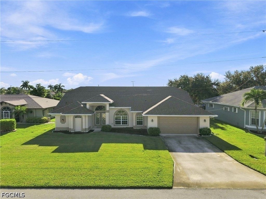 415 Se 13th Ave, Cape Coral
