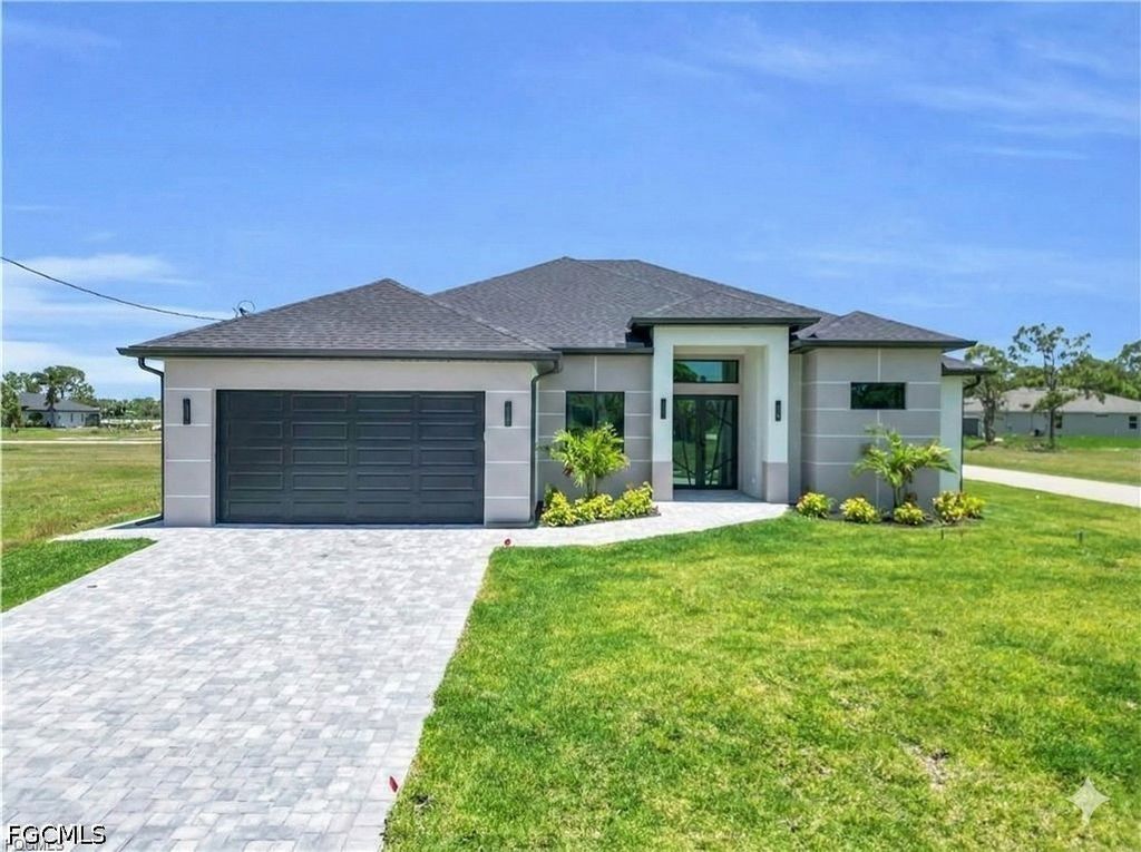 904 Nw 12th Ave, CAPE CORAL