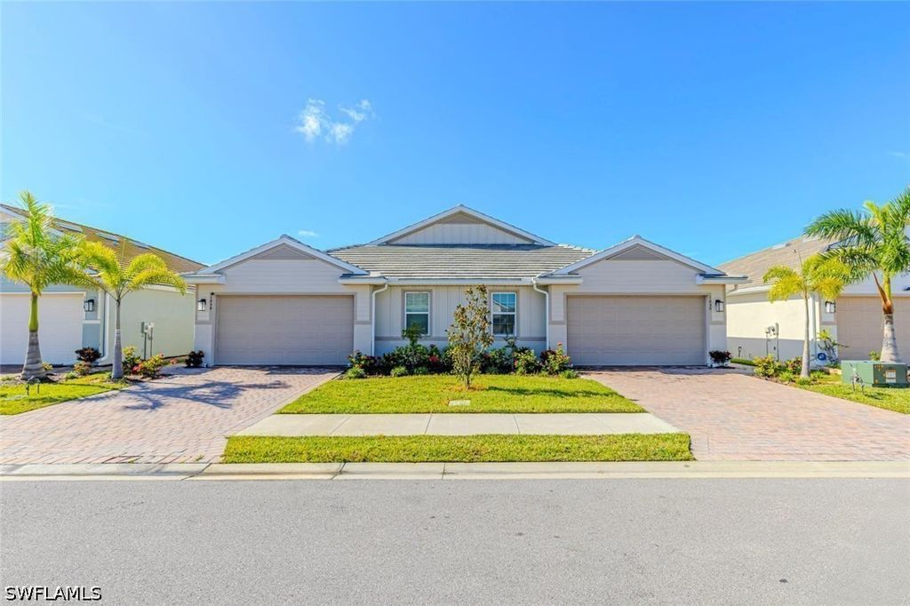 1050 Enbrook Loop, Naples