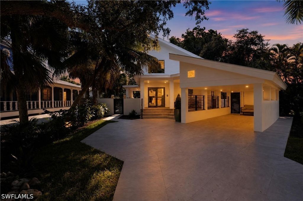 1195 Mockingbird Ln, Naples