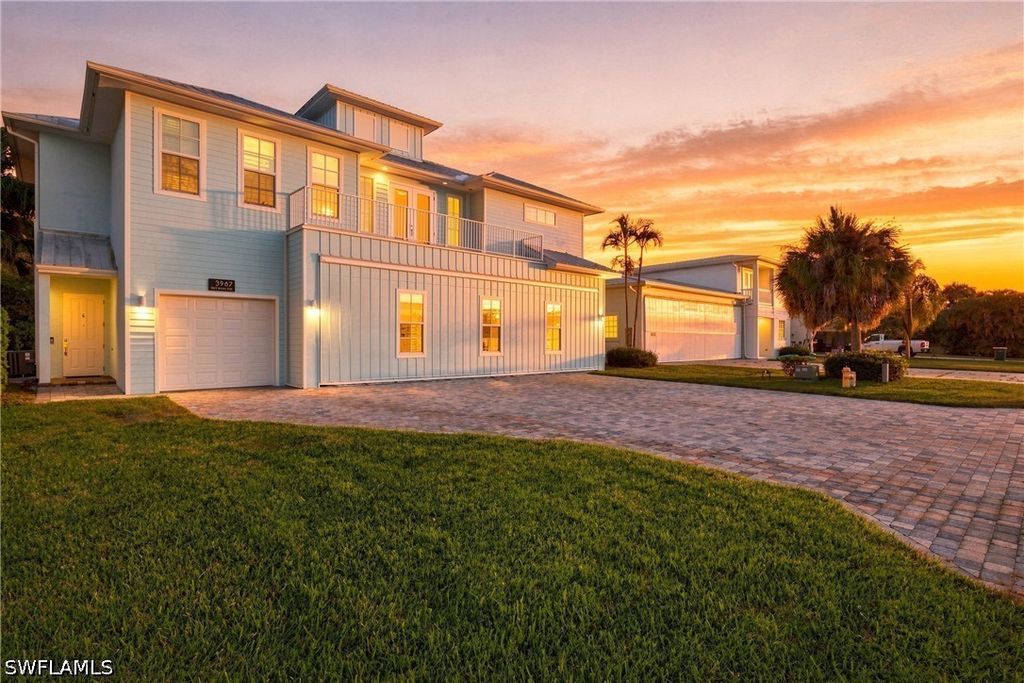 3967 Skyway Dr, Naples