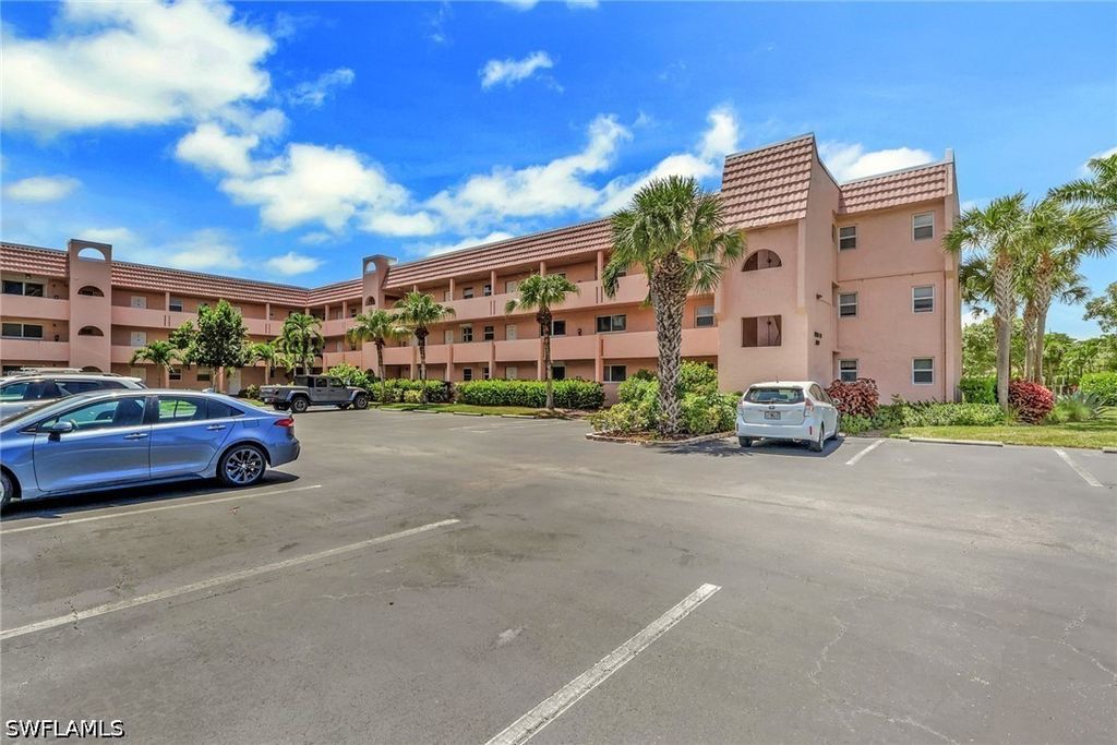 200 Forest Lakes Blvd 108, Naples