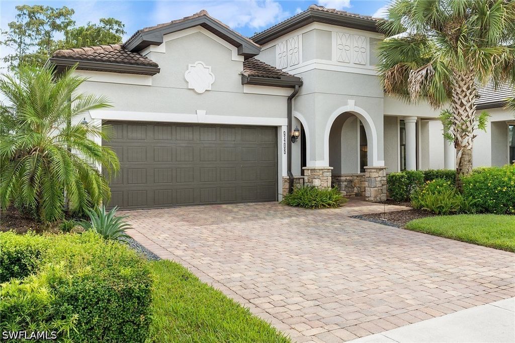 9406 Greyhawk Trl, Naples
