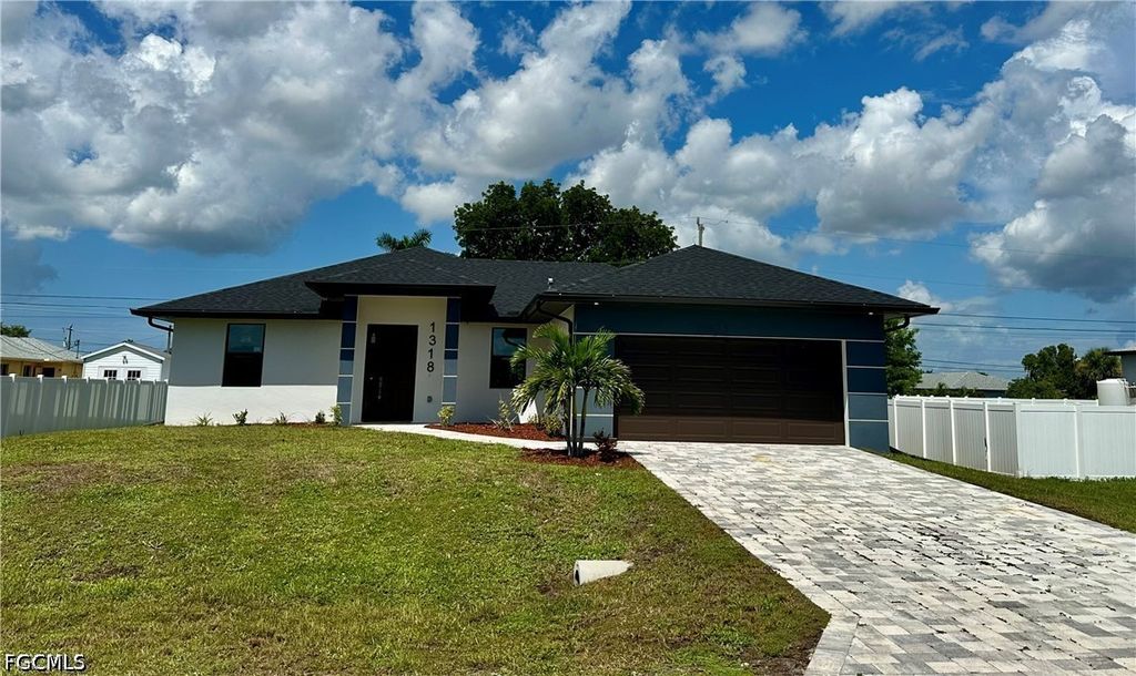 1318 Ne 4th Pl, Cape Coral