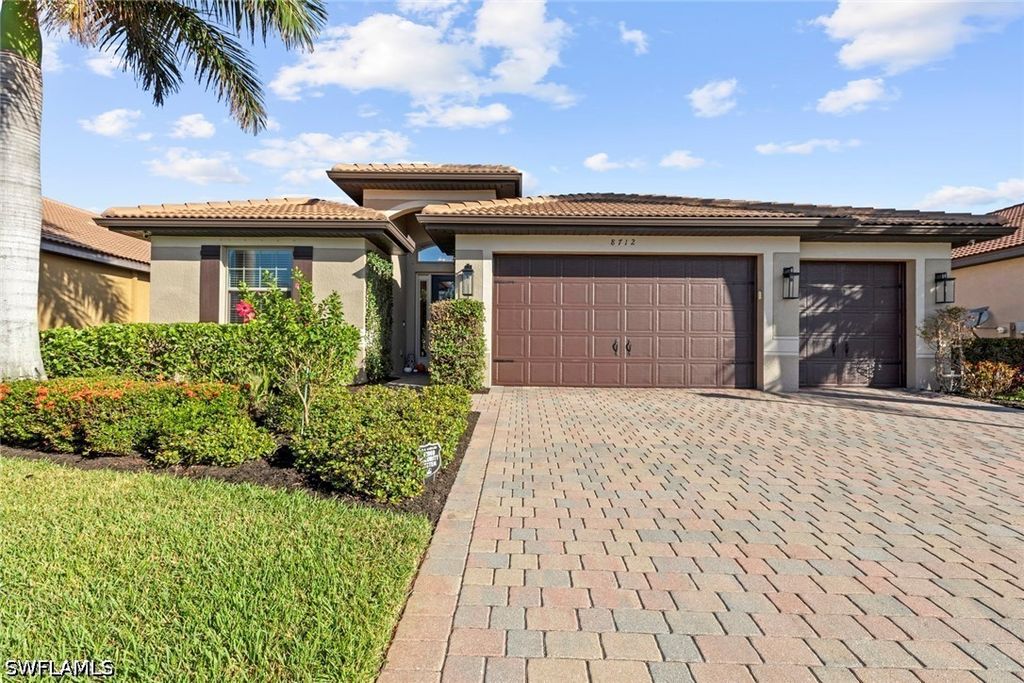8712 Westwood Oaks Pl, Fort Myers