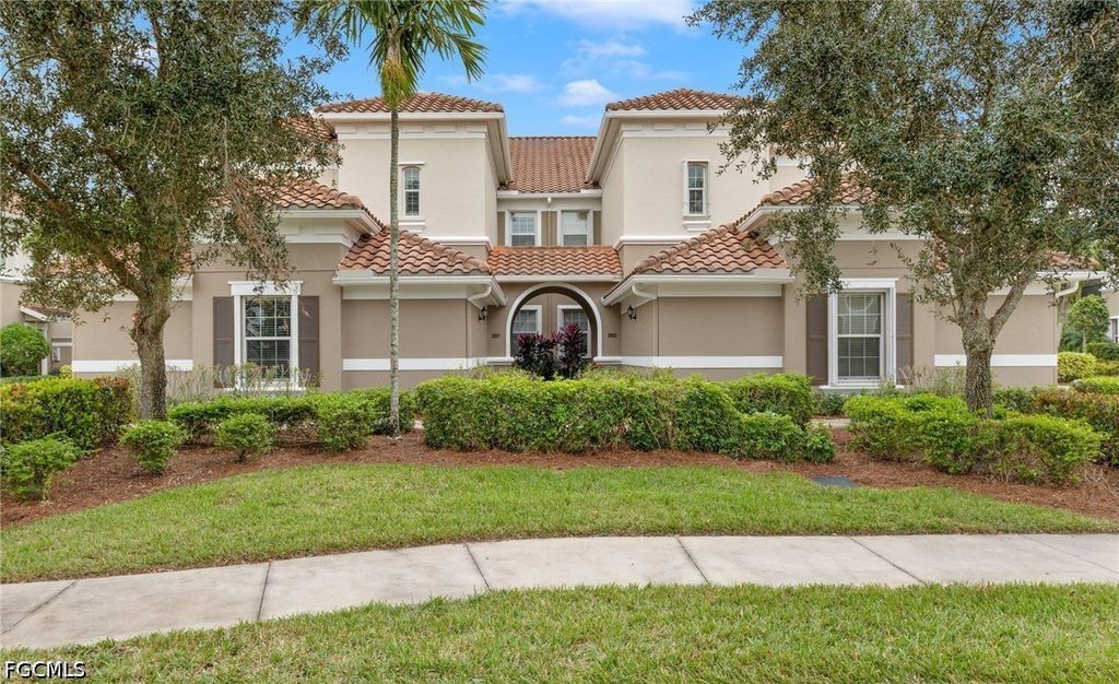 10251 Glastonbury Cir 201, FORT MYERS