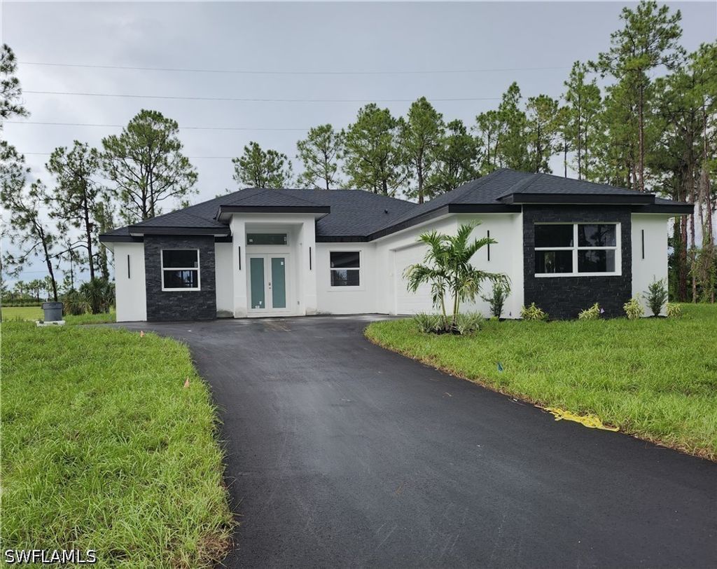 3983 33rd Ave Ne, Naples