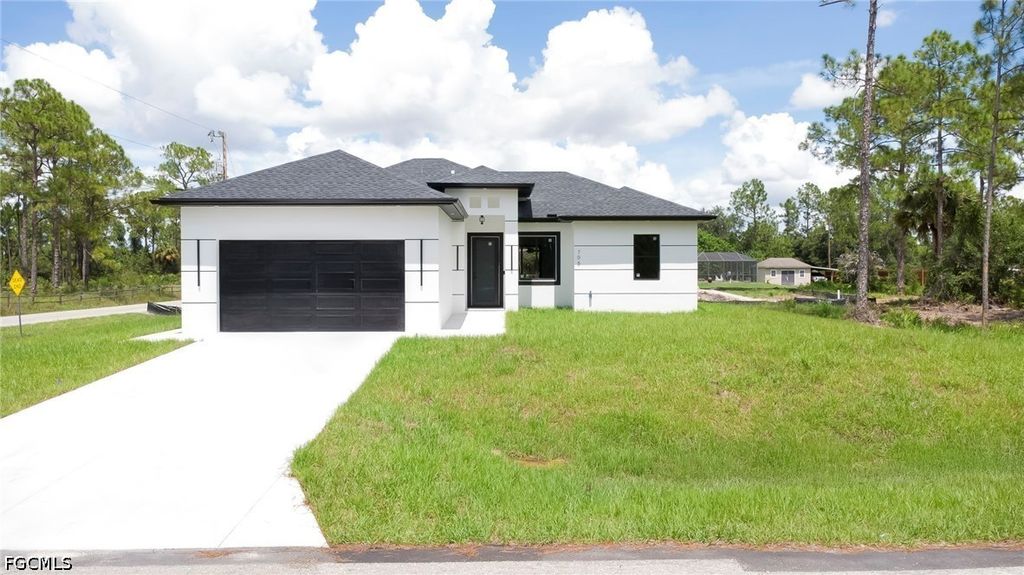706 W 11th St, Lehigh Acres