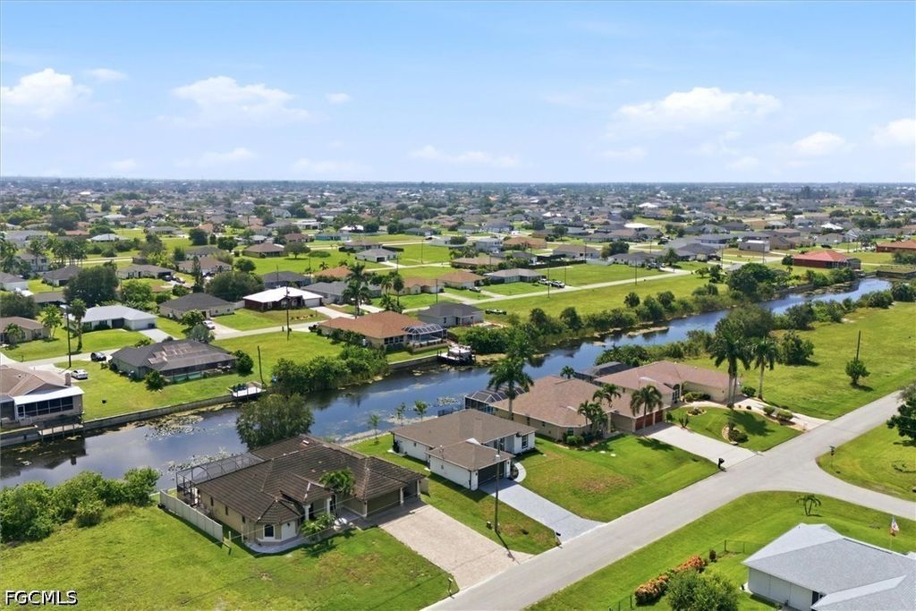 1219 Nw 9th Pl, Cape Coral