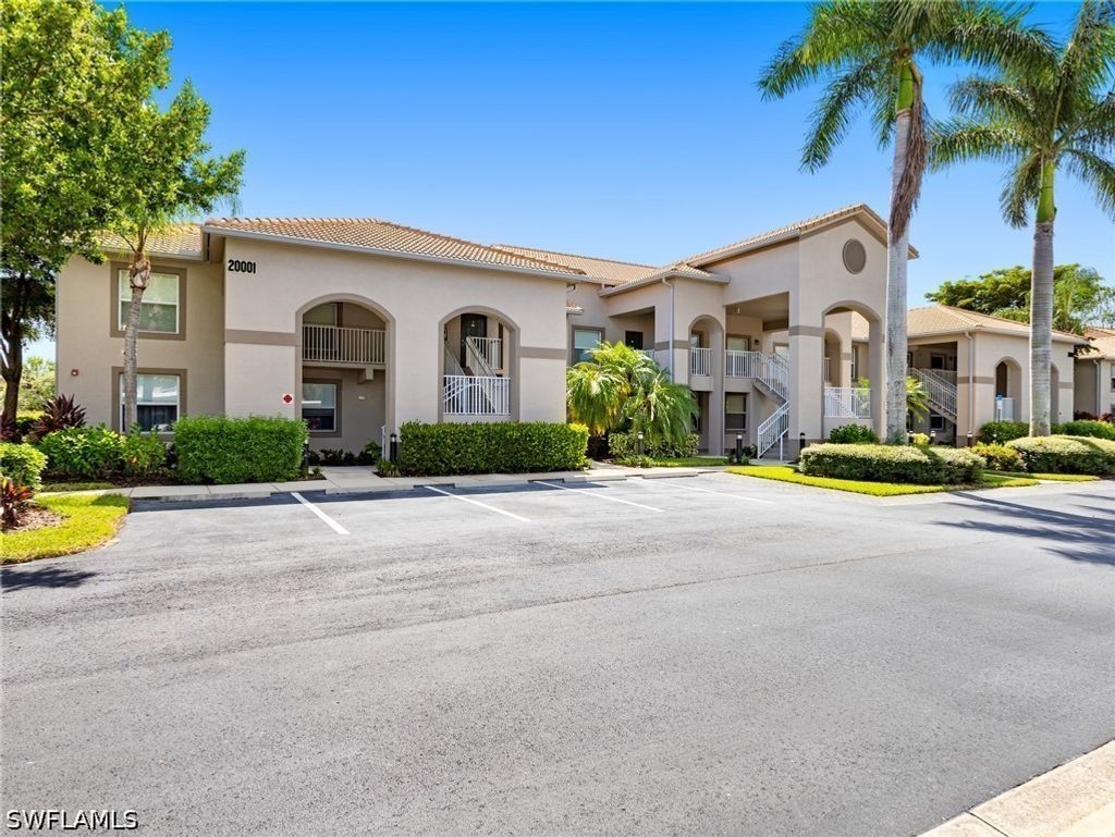 20001 Barletta Ln 2011, Estero