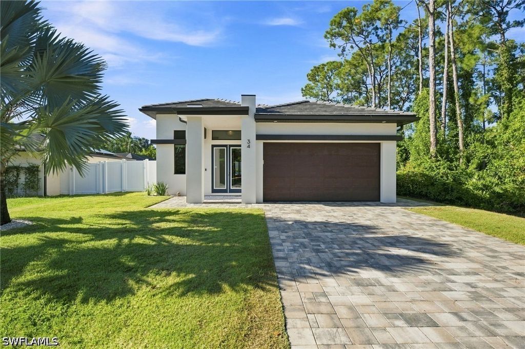 34 6th St, Bonita Springs