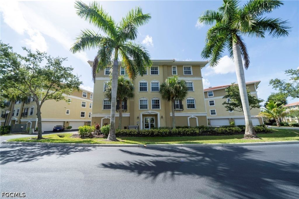 10041 Lake Cv Dr 202, Fort Myers
