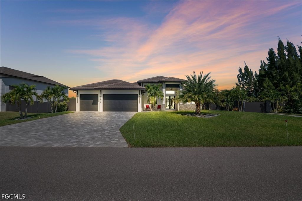643 Sw 18th Ct, Cape Coral