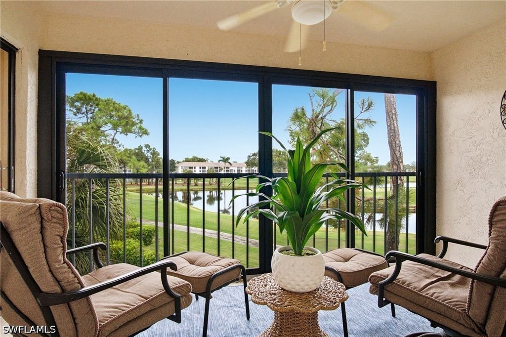 221 Fox Glen Dr 2302, Naples