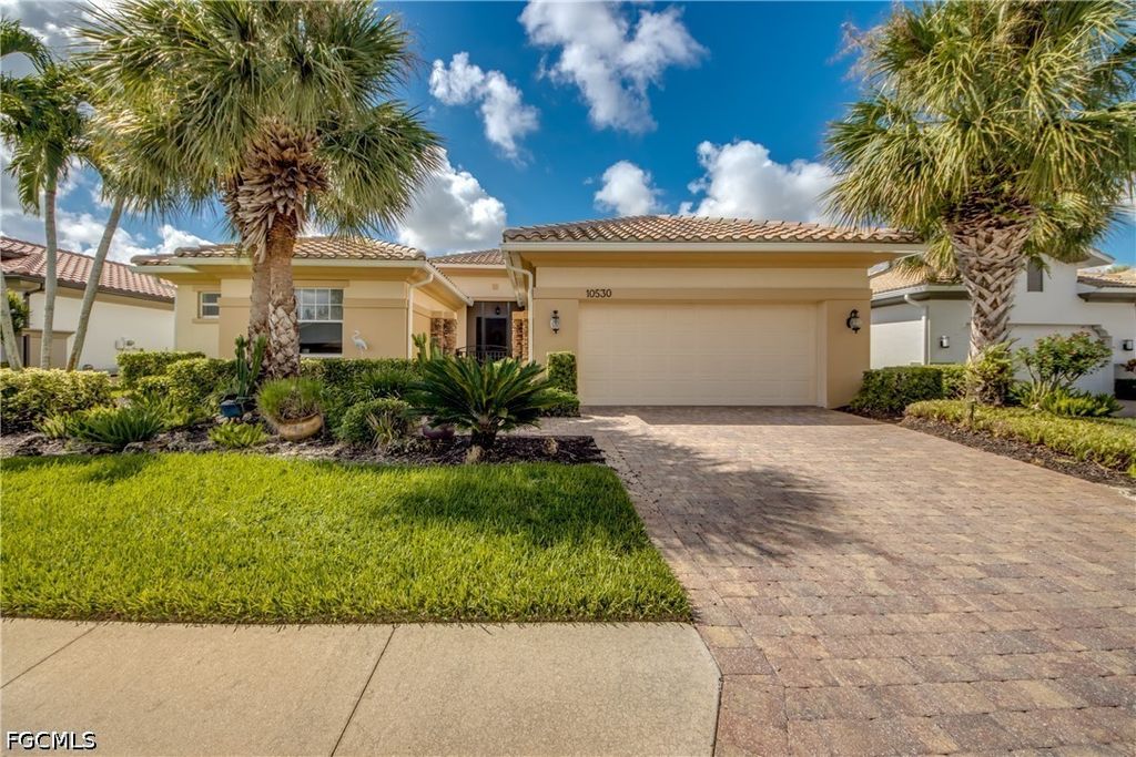 10530 Bellagio Dr, Fort Myers