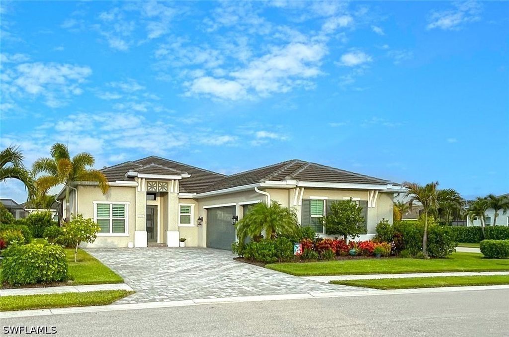 8986 Redonda Dr, Naples