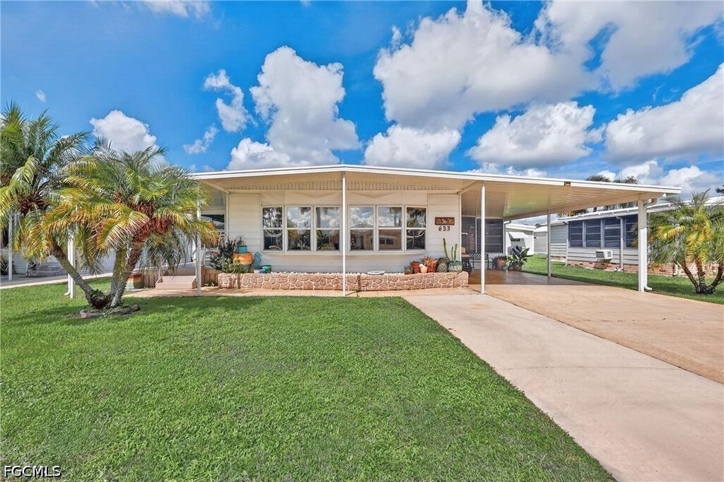 633 Forest Palm Ct, North Fort Myers