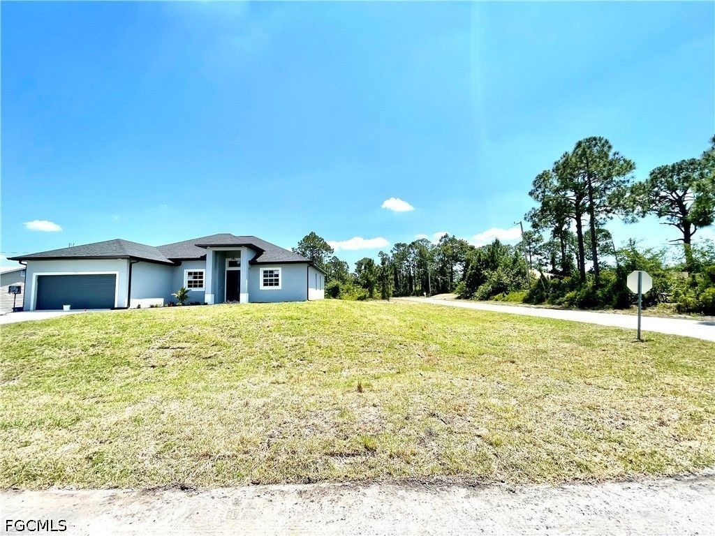 575 Summit Ave S, Lehigh Acres