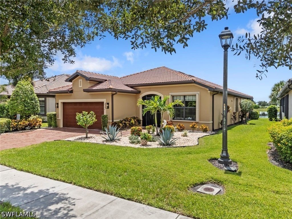 6244 Victory Dr, Ave Maria