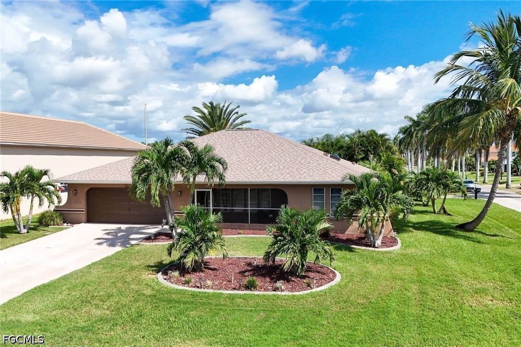 901 Sw 51st Ter, CAPE CORAL