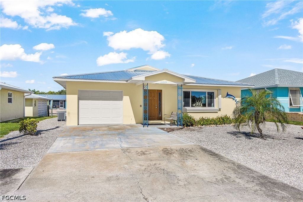 16077 Buccaneer St, Bokeelia