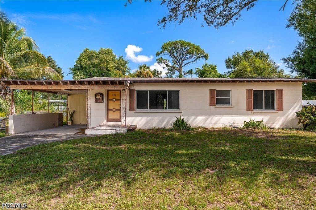 122 Evergreen Rd, NORTH FORT MYERS