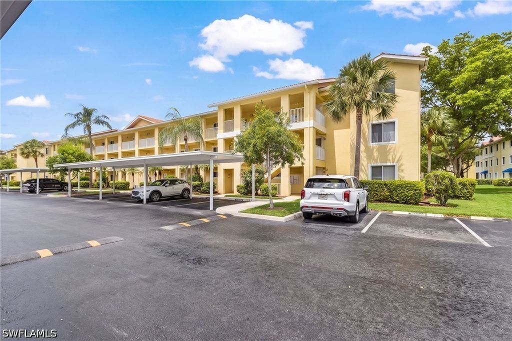 8274 Key Royal Cir 1022, Naples