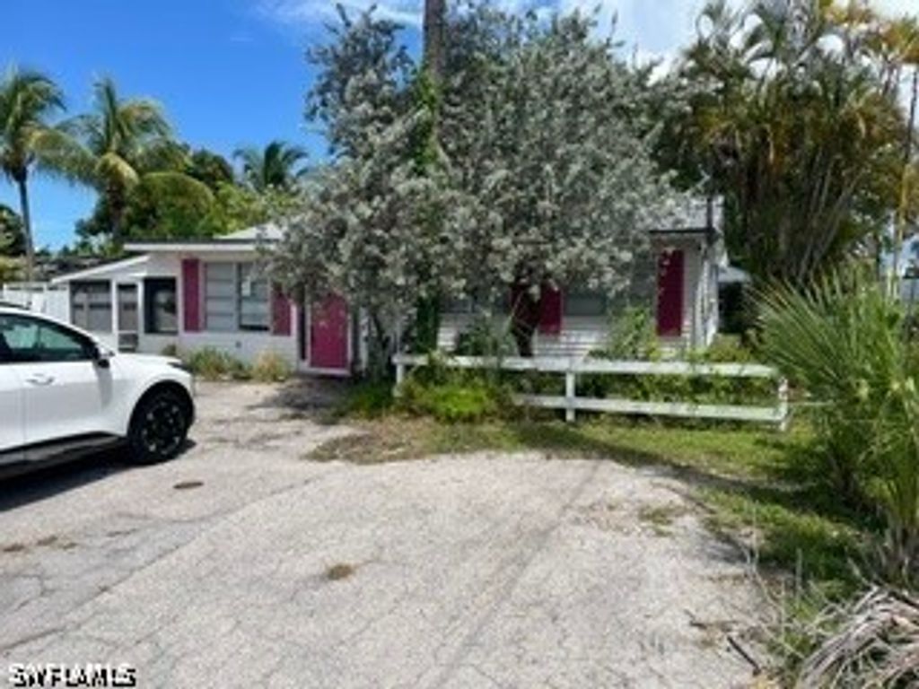 2579 Becca Ave, Naples
