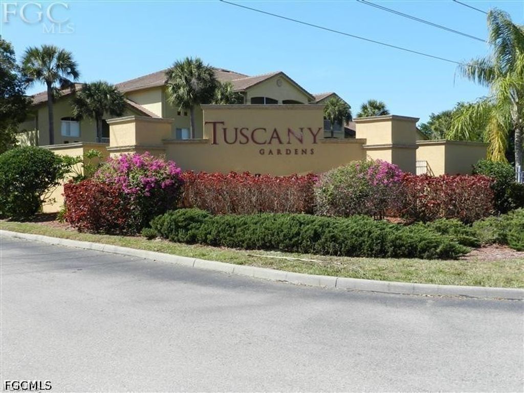 6400 Aragon Way 108, Fort Myers
