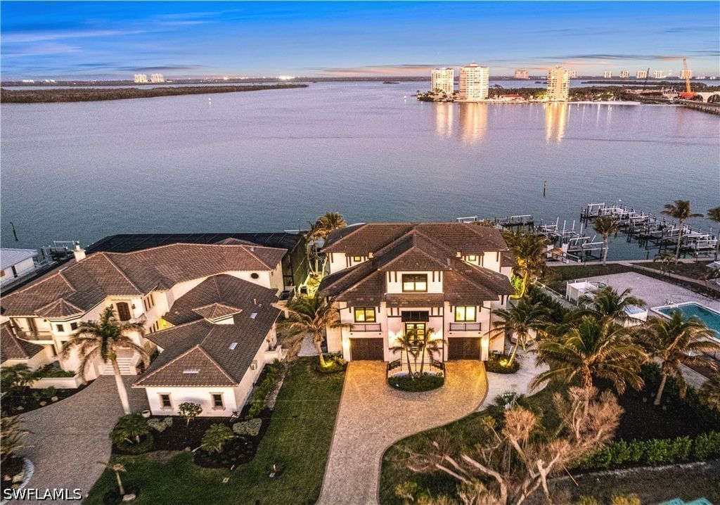 160 Little Carlos Ln, Fort Myers Beach