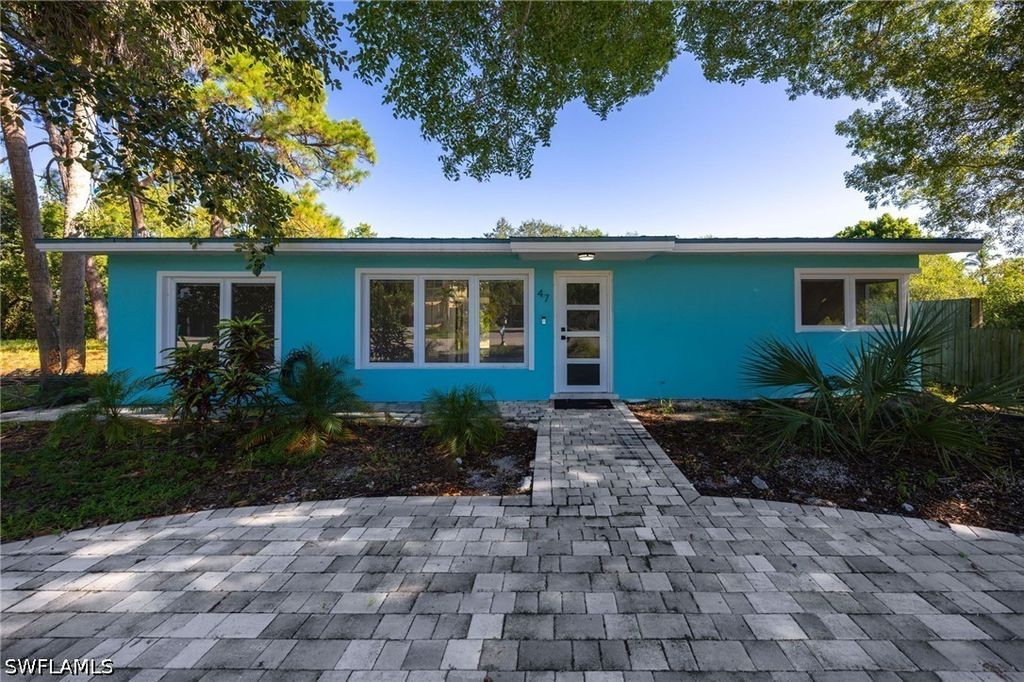 47 River Ct, Naples